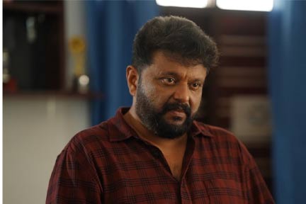 ഷൂട്ടിംങ്ങിനിടയിൽ സംവിധായകൻ എം എ നിഷാദിന് പരിക്ക്.