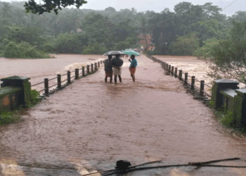ആശങ്ക ഒഴിയുന്നില്ല; ഇന്നും പേമാരി; വടക്കൻ കേരളത്തിൽ ഇന്ന് അതിശക്ത മഴ; 12 ജില്ലകളിൽ ഓറഞ്ച് അലർട്ട്, ജാ​ഗ്രതാനിർ​ദേശം; മരണസംഖ്യ എട്ടായി