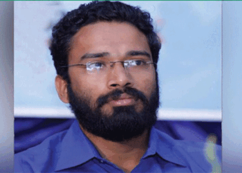 ‘കൊലയാളിയിൽ നിന്ന് മകൾ സമ്മാനം വാങ്ങില്ല’, പരസ്യമായി പറഞ്ഞ് രക്ഷിതാവ്; കോഴിക്കോട് ശ്രീറാം വെങ്കിട്ടരാമനെതിരെ പ്രതിഷേധം, സമ്മാനദാനത്തിൽനിന്ന് പിന്മാറി