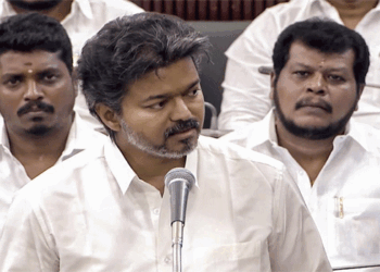 ‘തമിഴ് തായ് വാഴ്ത്ത്’ എല്ലാ സർക്കാർ പരിപാടികളിലും ആദ്യം ആലപിക്കണം ; നിയമസഭയിൽ പ്രമേയം അവതരിപ്പിച്ച് മുഖ്യമന്ത്രി ജോസഫ് വിജയ്; ‘തമിഴരുടെ അഭിമാനം അടിയറവയ്ക്കില്ല’