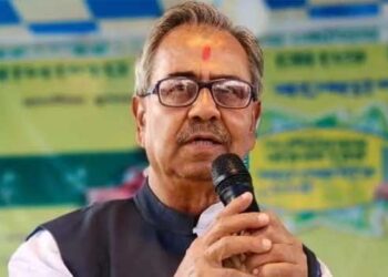‘രാഷ്ട്രീയത്തിൽ പ്രവേശിച്ചത് ഒരു തെറ്റായിരുന്നെന്ന് ഞാൻ ഇന്ന് മനസിലാക്കുന്നു, എന്റെ കുടുംബത്തിലെ യുവാക്കൾ രാഷ്ട്രീയത്തിൽ ചേരരുതെന്ന് ഞാൻ ഉപദേശിക്കുന്നു’- ആത്മഹത്യാ കുറിപ്പ്!! മുൻ ബംഗാൾ ഡെപ്യൂട്ടി സ്പീക്കറും തൃണമൂൽ എംഎൽഎയുമായ ആശിഷ് ബാനർജിയെ പാർട്ടി ഓഫീസിൽ മരിച്ച നിലയിൽ