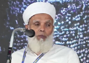 പച്ചക്കള്ളവും തെറ്റിദ്ധാരണകളും പ്രചരിപ്പിക്കുന്നു, സമസ്തയെ പൊതുസമൂഹത്തിൽ അപമാനിച്ചു,  ഇത്തരം കാപട്യം പണ്ഡിതന് ചേർന്നതല്ല, ഉമർ ഫൈസി മുക്കത്തെ സമസ്ത മുശാവറയിൽനിന്ന് പുറത്താക്കണമെന്ന് നേതാക്കൾ