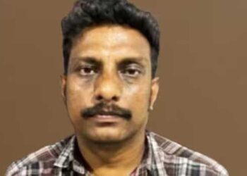 16 വർഷത്തെ ബന്ധം, വർക്‌ഷോപ്പിലേക്കു വിളിച്ചുവരുത്തി ഒരുമിച്ച് ജീവനൊടുക്കാമെന്ന് വിശ്വസിപ്പിച്ച് കഴുത്തിൽ കരുക്കിട്ട ശേഷം യുവതി നിന്ന സ്റ്റൂൾ തട്ടിത്തെറിപ്പിച്ച് കൊലപ്പെടുത്തി, പിന്നീട് മൃതദേഹത്തെ പീഡിപ്പിച്ചു, പ്രതി വൈശാഖൻ ജീവനൊടുക്കിയ നിലയിൽ