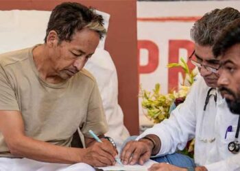 ‘അവർ ഒന്നും ആഗ്രഹിക്കാത്ത വിശുദ്ധന്മാരല്ല… സിജെപി സ്ഥാപകർക്ക് രാഷ്ട്രീയ മോഹങ്ങളുണ്ട്!! ഭാവിയിൽ അവർക്ക് രാഷ്ട്രീയ ലക്ഷ്യങ്ങളുണ്ടാകുന്നതിൽ തെറ്റില്ല, എന്നാൽ വിദ്യാർഥി പ്രസ്ഥാനത്തെ ഒരു രാഷ്ട്രീയ പാർട്ടിയുടെ വേദിയാക്കി മാറ്റരുത്’- സോനം വാങ്ചുക്
