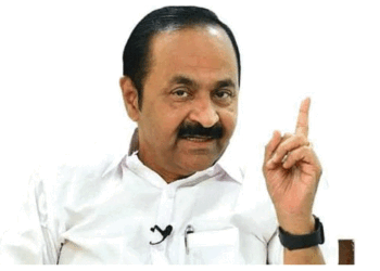 ‘ചിലരെ രഹസ്യമായി കാണേണ്ടി വരും, അല്ലാതേയും കാണേണ്ടി വരും‘ ; ഹെലികോപ്റ്റർ വിവാദത്തിൽ ഇനി വിശദീകരണമില്ലെന്ന് മുഖ്യമന്ത്രി