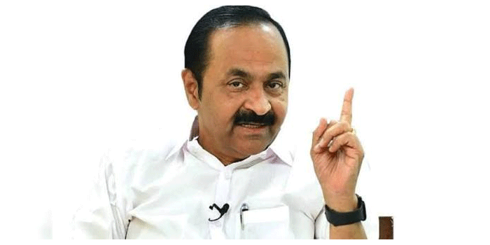 ‘ചിലരെ രഹസ്യമായി കാണേണ്ടി വരും, അല്ലാതേയും കാണേണ്ടി വരും‘ ; ഹെലികോപ്റ്റർ വിവാദത്തിൽ ഇനി വിശദീകരണമില്ലെന്ന് മുഖ്യമന്ത്രി
