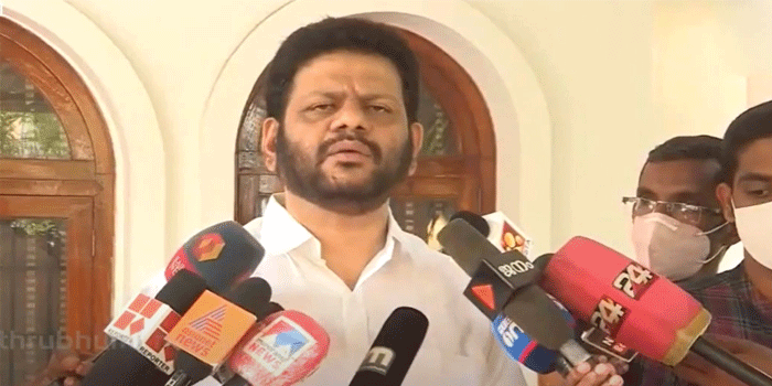 ‘ആരുമറിഞ്ഞില്ല; പാതിരാത്രിയിലെ റെയിൽവേയുടെ തീരുമാനം’; പാലക്കാട് ഡിവിഷൻ വിഭജനം കർണാടകയിലെ ബിജെപിയെ സുഖിപ്പിക്കാൻ വി.കെ. ശ്രീകണ്ഠൻ എംപി