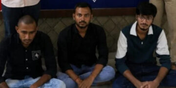 താൻ കടം വാങ്ങിയ പണം ആർക്കും തിരികെ നൽകാറില്ല, നിന്റെ കൈയിൽ പണമില്ലെങ്കിൽ പിന്നെ പോയി ചാവ്, സുഹൃത്തുക്കളുടെ കളിയാക്കലുകള് സഹിക്കാനാകാതെ യുവാവ് ജീവനൊടുക്കി, മൂന്ന് പേര് അറസ്റ്റില്