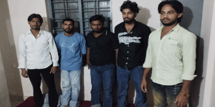 ‘കേരളത്തിൽ വ്യാപക കവർച്ച നടത്താൻ ട്രെയിനിൽ ബൈക്കുകൾ എത്തിച്ചു! വിമാനമാർഗം കൊച്ചിയിൽ വന്നിറങ്ങി‘; തൃശൂരിൽ മോഷണശ്രമത്തിനിടെ പിടിയിലായ യു.പിക്കാരനെ ചോദ്യം ചെയ്തപ്പോൾ പുറത്തുവന്നത് ‘വൻ സംഘത്തിന്റെ പ്ലാൻ‘; 11 പേർ പിടിയിൽ