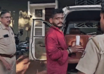പോലീസ് സ്റ്റേഷനിലേക്ക് തുടരെ ഫോൺവിളിച്ച് തെറിയും ഭീഷണിയും; ’പെട്രോൾ പമ്പിന് തീപിടിച്ചു’ എന്നൊക്കെ പറഞ്ഞ് കബളിപ്പിക്കലും; ചങ്ങരംകുളം സ്റ്റേഷനിലെ പോലീസുകാരുടെ സ്വൈര്യം കെടുത്തിയ 46 കാരനെ മൈസൂര് ചെന്ന്  പൊക്കി