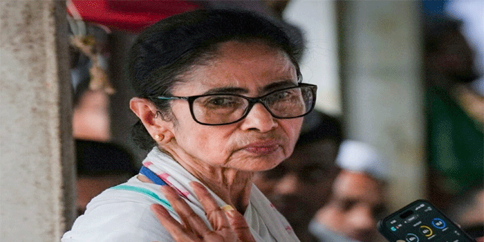 ‘പൂവും പുല്ലും’ ഒഴിവാക്കി; തൃണമൂൽ കോൺഗ്രസിന് പുതിയ പേരും ചിഹ്നവുമായി  തിരഞ്ഞെടുപ്പ് കമ്മീഷനെ സമീപിച്ച് മമത ബാനർജി