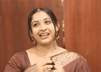 ‘യൂട്യൂബ് വ്ളോഗിംഗ് അവസാനിപ്പിച്ചാലോ എന്നൊരു തോന്നൽ; എടുത്തുവെച്ചിരിക്കുന്ന പഴയ വ്ലോഗുകളെല്ലാം പൂർത്തിയാക്കി അപ്‌ലോഡ് ചെയ്ത ശേഷം നിർത്തിയേക്കാമെന്ന്  ആലോചിക്കുന്നു’; സൗഭാഗ്യ വെങ്കിടേഷ്