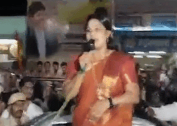 കേരളത്തിന് പിന്നാലെ തമിഴ്നാട്ടിലും പവർകട്ട് പ്രതിഷേധം; വോട്ടർമാർക്ക് നന്ദി പറയാനെത്തിയ മന്ത്രിക്കെതിരെ നാട്ടുകാരുടെ രോഷം, പ്രസംഗം പാതിവഴിയിൽ അവസാനിപ്പിച്ച് മടക്കം