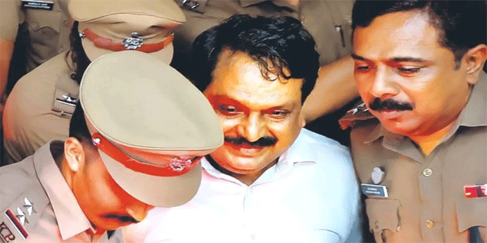 ‘നിയമം ദുർബലമല്ല; എത്ര ഉന്നത പദവിയിലിരിക്കുന്നവരായാലും നിയമത്തിനു മുന്നിൽ എല്ലാവരും തുല്യർ; ഡിജിപിമാർക്കും ചീഫ് സെക്രട്ടറിമാർക്കും മുഖ്യമന്ത്രിമാർക്കും പ്രധാനമന്ത്രിമാർക്കും വരെയുള്ള സന്ദേശമാണിത്’: ടോമിൻ ജെ. തച്ചങ്കരിയുടെ അപ്പീലിൽ ഹൈക്കോടതി