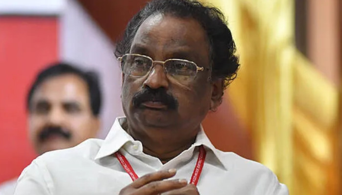“തങ്ങളുടെ സര്ക്കാരാണ് ഇപ്പോഴുമെങ്കില് മെസ്സി അല്ല അതിനപ്പുറത്തുള്ള ആള് വന്നേനെ”, ഹോട്ടല് ഭക്ഷണം വാങ്ങി നല്കാമെന്ന് പറഞ്ഞ് പണം വാങ്ങിയാലല്ലേ തെറ്റ്? ഒരു ടോക്കണ് പോലും വാങ്ങിയിട്ടില്ല, എന്നിട്ടാണ് കേസെടുക്കുന്നത്- എ കെ ബാലന്