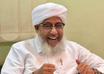 “കുറെ ചെറിയ പെൺകുട്ടികൾ നല്ല ഡ്രസ്സ് ഇട്ട് കൈ തരാന്‍ വന്നു, കണ്ടാൽ മോഹിക്കപ്പെടുന്ന പ്രായത്തിൽ എത്തിയിട്ടില്ല, താന്‍ കൈകൊടുത്തില്ല, അങ്ങനെ  ചെറുപ്പത്തിലേ അന്യപുരുഷന്മാർക്ക് കൈകൊടുത്ത് ശീലിക്കരുത്”, വിവാദ പരാമര്‍ശവുമായി പേരോട് അബ്ദുറഹ്മാൻ സഖാഫി