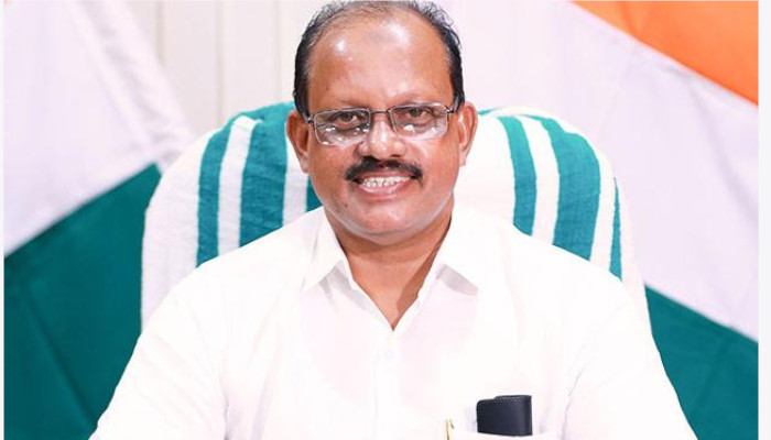 മതനേതാക്കളാണ് മതപരമായ കാര്യങ്ങളെ കുറിച്ചുള്ള അഭിപ്രായങ്ങൾ പറയേണ്ടത്, അതില്‍ ഒരുതെറ്റുമില്ല, പൊതുസമൂഹത്തോടല്ല മുസ്ലിങ്ങളോടാണ് പറഞ്ഞത്, കാന്തപുരത്തെ പിന്തുണച്ച് അഹമ്മദ് ദേവര്‍കോവില്‍