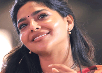 ‘എന്നെ ഒരു പുരുഷൻ ചതിച്ചിട്ടുണ്ട്,  ആർക്കുമുന്നിലും അത്ര പെട്ടെന്ന് വീണുപോകുന്ന ആളൊന്നുമല്ല ഞാൻ; അതുകൊണ്ട് തന്നെയാണ് ആ ചതി  കൂടുതൽ വേദനിപ്പിച്ചത്, കാരണം ആ വ്യക്തിയെ അത്രത്തോളം വിശ്വസിച്ചു’- നടി ഐശ്വര്യ ലക്ഷ്മി