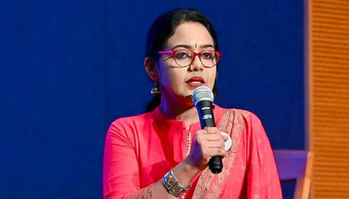 മുസ്ലിങ്ങളെ അധിക്ഷേപിച്ചു, മതസ്പര്ധയുണ്ടാക്കാന് ശ്രമിച്ചു, മാധ്യമപ്രവർത്തക അപർണ കുറുപ്പിനെതിരെ കേസ്
