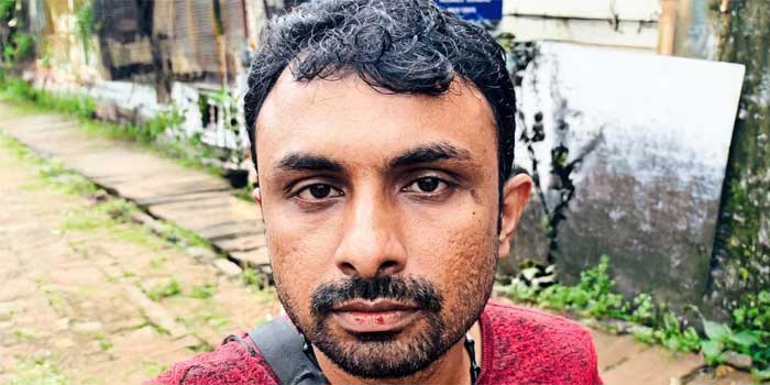പ്രതി ഇരയാക്കുക കാൽനടയായോ, സൈക്കിളിലോ പോകുന്ന സ്കൂൾ വിദ്യാർഥിനികളെ!! യാത്ര സ്ത്രീകളുപയോ​ഗിക്കുന്ന ചെരിപ്പിട്ട് സ്കൂട്ടറിൽ, വാഹനം നമ്പർ പ്ലേറ്റിൽ ചെളി തേച്ച് മറച്ചും ഒരുഭാഗം ഒടിച്ചും റജിസ്ട്രേഷൻ നമ്പർ കാണാത്ത രീതിയിലാക്കും…വായ എപ്പോഴും മുറുക്കി ചുവപ്പിച്ച നിലയിൽ!! നാലുമാസത്തിലിടെ 12 ഓളം പെൺകുട്ടികളെ ഉപദ്രവിച്ച യുവാവ് ഒടുവിൽ പിടിയിൽ