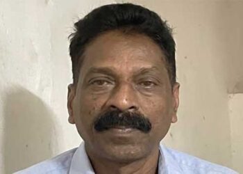കുടുംബ വീട് ഒഴിഞ്ഞുകൊടുത്തില്ല, മദ്യപിച്ചെത്തി മാതൃ സഹോദരിയെ ഓടമടലു വെട്ടി അടിച്ചു, 75 കാരിയുടെ തലയ്ക്കും ദേഹമാസകലും അടിയേറ്റു, വാരിയെല്ലിന് പൊട്ടൽ, തടയാൻ ശ്രമിച്ച അമ്മയേയും തല്ലി!! അറസ്റ്റിലായ മധു ഭാ​ര്യയുടെ അസ്വഭാവിക മരണത്തിലും പ്രതി