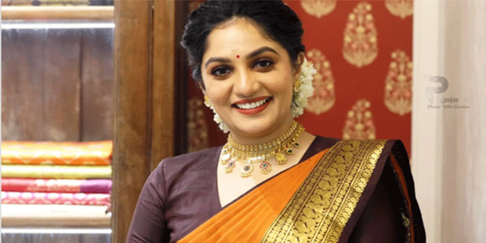 ‘കരഞ്ഞ് കാലുപിടിച്ച് യാചിച്ചിട്ടുണ്ട്, എന്നെ കളഞ്ഞിട്ട് പോകരുതെന്ന്’; ബിഗ് ബോസിന് ശേഷമുള്ള പ്രണയത്തകർച്ചയെക്കുറിച്ച് ആര്യ ബഡായി