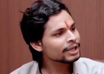 ‘ജന്തർ മന്തർ സംഘർഷനിടെ അവർക്കിടയിലേക്ക് പോലീസ് വേഷത്തിൽ ഞാൻ ചെന്നു, സമരക്കാരിലൊരാളുടെ പിതാവിന്റെ തലയോട്ടി തകർത്തു, 60 സ്റ്റിച്ചിടേണ്ടി വന്നു, എന്നാൽ ഞാൻ ജയിലിൽ പോയില്ല, ബിജെപി നേതാവ് കപിൽ മിശ്ര പുഷ്പം പോലെ കാര്യങ്ങൾ കൈകാര്യം ചെയ്തു’- വിവാദ വെളിപ്പെടുത്തലുമായി ഹിന്ദുത്വ ആക്ടിവിസ്റ്റ്