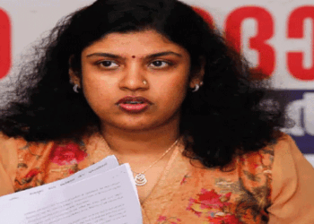 കുറെ തെറ്റുകളുണ്ട്;  ചിന്താ ജെറോമിന്റെ പിഎച്ച്ഡി പ്രബന്ധം പരിശോധിക്കാൻ കേരള സർവകലാശാല സിന്‍ഡിക്കറ്റ് തീരുമാനം; പ്രത്യേക സമിതിയെ ഏല്പിക്കും