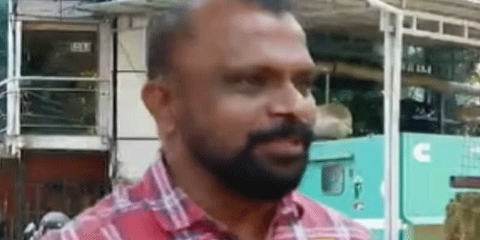 ‘ ആൺകുട്ടി ആണെന്ന് കരുതിയാണ് ടിക്കറ്റ് കൊടുത്തത്, പെൺകുട്ടിയെന്നു പറഞ്ഞപ്പോൾ തന്നെ ക്ഷമ പറഞ്ഞ് സീറോ ടിക്കറ്റ് നൽകി; ചില യാത്രക്കാരാണ് വിഷയം ഏറ്റു പിടിച്ചത് ‘: സസ്പെൻഡ് ചെയ്യപ്പെട്ട കണ്ടക്ടർ