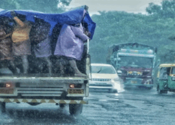 ഓർക്കാപ്പുറത്തെത്തിയ ദുരിതപ്പെയ്ത്തിൽ ഞെട്ടി കേരളം; മരണം 6; ഇനിയും പെയ്യും; മണിക്കൂർ അടിസ്ഥാനത്തിൽ സ്ഥിതിഗതികൾ വിലയിരുത്താൻ  നിർദേശം നല്കി  മുഖ്യമന്ത്രി