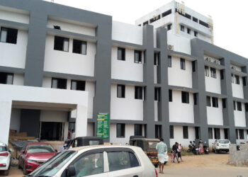 അലര്‍ജിക്ക് ചികിത്സ തേടിയ 21 ദിവസം പ്രായമുള്ള കുഞ്ഞിന് നല്‍കിയത് കാലാവധി തീര്‍ന്ന മരുന്ന്, പരാതി നല്‍കിയതിനു പിന്നാലെ മരുന്ന് ഫാര്‍മസിയില്‍ സ്റ്റോക്കില്ലെന്ന് ജീവനക്കാര്‍, ഇടുക്കി മെഡിക്കല്‍ കോളേജിനെതിരെ പരാതി