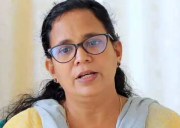 നൂറുകൂട്ടം തെറ്റുകള്‍ തിരുത്താനെന്ന പേരില്‍ കൊട്ടിഘോഷിച്ച് യോഗം നടത്തുന്നുണ്ടല്ലോ, നിങ്ങളോട് ഒരു ചോദ്യം മാത്രം, ടി പി ചന്ദ്രശേഖരന്റെ കൊലപാതകം എന്ന തിരുത്താനാകാത്ത തെറ്റ്  കേരളീയ സമൂഹത്തോട് ഏറ്റുപറയാനുള്ള  സത്യസന്ധത സിപിഐഎമ്മിനുണ്ടോ??- കെ കെ രമ
