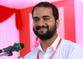 ആഭ്യന്തരവകുപ്പ് കേസെടുത്തത്രേ! എന്തിനാണെന്നല്ലേ? ആഭ്യന്തരമന്ത്രിയുടെ വിദേശയാത്രയെക്കുറിച്ച് പോസ്റ്റിട്ടതിന്…… വിഡി സതീശനോടും രമേശ് ചെന്നിത്തലയോടും ഞാൻ പേടിച്ചുപോയി എന്ന് പറഞ്ഞേരെട്ടോ.!! പരിഹാസവുമായി കെ എസ് അരുണ്‍ കുമാര്‍