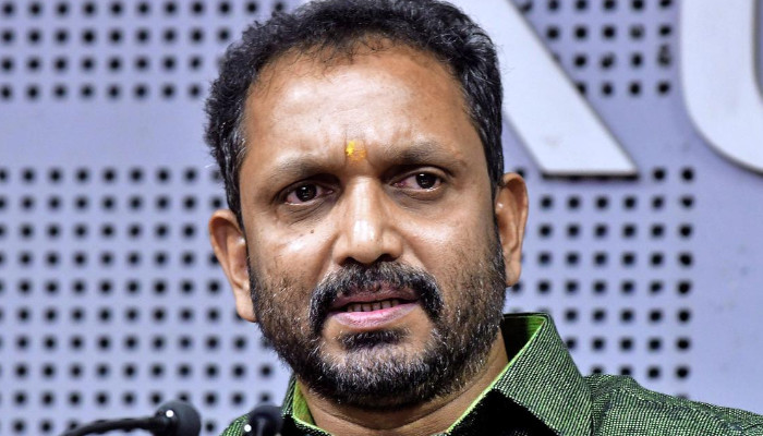 ആഭ്യന്തരമന്ത്രി സ്ഥലം വിട്ടിരിക്കുകയാണ്,  അന്നത്തെ പ്രതിപക്ഷ നേതാവ് ബിജെപി-സിപിഎം അന്തർധാരയാണെന്നല്ലേ പറഞ്ഞിരുന്നത്?? സംസ്ഥാന സർക്കാരിന് സർക്കാരിന് ഇച്ഛാശക്തിയില്ല,  ആരെയോ ഭയപ്പെടുന്നുണ്ട്, സിഎംആർഎൽ വിഷയത്തിലെ മെല്ലെപ്പോക്ക് അതിന് തെളിവ്,  പിണറായിയെ ജയിലിൽ അടയ്ക്കണമെന്ന് പറഞ്ഞവരിപ്പോൾ മിണ്ടാത്തതെന്താണ്- കെ സുരേന്ദ്രന്‍