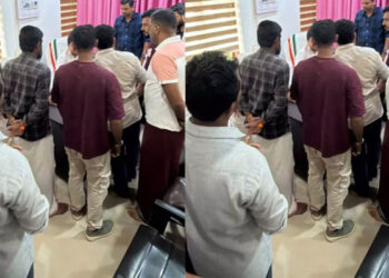 ചത്തില്ലേ…. തലകറങ്ങിവീണ ആറാം ക്ലാസ് വിദ്യാര്‍ത്ഥിയെ ചവിട്ടി അധ്യാപിക, മോശമായ ഭാഷ ഉപയോഗിച്ചു, പ്രതിഷേധവുമായി രക്ഷിതാക്കള്‍