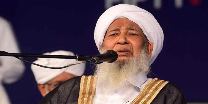 ‘ആരെതിർത്താലും മതനിയമങ്ങൾ പറഞ്ഞുകൊണ്ടിരിക്കും’- കാന്തപുരം; പിന്തുണയുമായി സമസ്ത; ‘4,000ത്തിലധികം പെൺകുട്ടികളെ ദത്തെടുത്ത് മികച്ച വിദ്യാഭ്യാസം നൽകിയ മഹത് വ്യക്തിത്വമാണ് കാന്തപുരം; അദ്ദേഹത്തെയാണ്  സ്ത്രീവിരോധിയെന്നും ചിത്രീകരിക്കുന്നത്‘