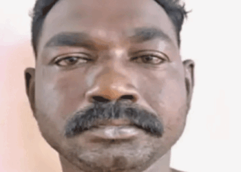 കൂടെ താമസിച്ചയാൾ മരിച്ചെന്ന് അയൽവാസികളെയും പൊലീസിനെയും അറിയിച്ചു;  പോസ്റ്റ്മോർട്ടത്തിൽ വാരിയെല്ലുകൾ പൊട്ടിയതായി കണ്ടെത്തി; ചോദ്യം ചെയ്യലിൽ കുറ്റസമ്മതം; ‘വാങ്ങിവച്ച മദ്യം എടുത്തതിനെ ചൊല്ലിയുണ്ടായ കയ്യാങ്കളി കൊലപാതകത്തിൽ കലാശിച്ചു‘