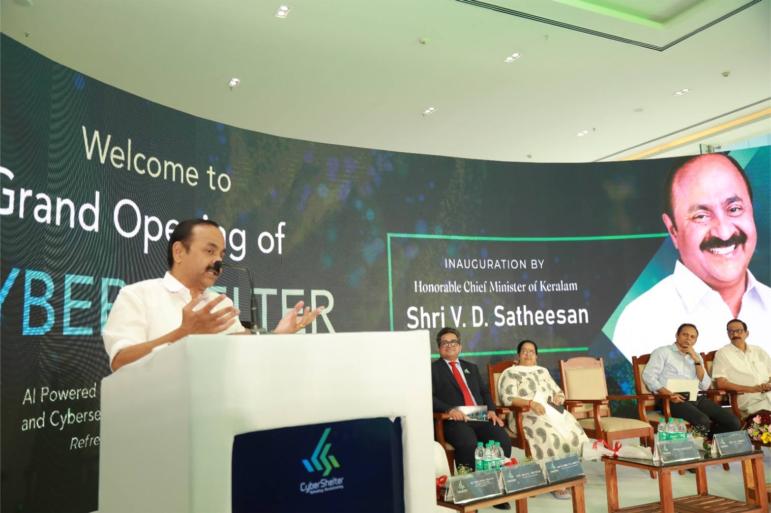 ഡാറ്റാധിഷ്ഠിത ഭരണനിർവഹണത്തിന് സംസ്ഥാനം സജ്ജമാകുന്നു: സൈബർഷെൽട്ടറിന്റെ ഗ്ലോബൽ ഡെലിവറി സെന്റർ കൊച്ചിയിൽ ഉദ്ഘാടനം ചെയ്ത് മുഖ്യമന്ത്രി വി.ഡി. സതീശൻ