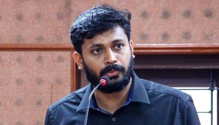 മുഖ്യമന്ത്രി അഴിമതി പണം നേരിട്ട് കൈപ്പറ്റി, ഇതുവരെ പറഞ്ഞതെല്ലാം പച്ച കള്ളമാണ്, കേസെടുക്കണം, വി ഡി സതീശന് രാജിവയ്ക്കണമെന്ന് എം വിജിന് എംഎല്എ