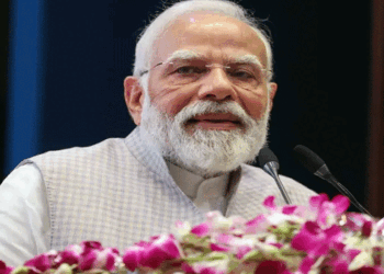 ‘വിദേശയാത്രകൾ  പരമാവധി ഒഴിവാക്കണം; വിവാഹങ്ങൾ വിദേശത്ത് നടത്തുന്നതിന് പകരം ‘വെഡ് ഇൻ ഇന്ത്യ’ പ്രോത്സാഹിപ്പിക്കണം; സ്വദേശി ഉത്പന്നങ്ങൾക്ക് പ്രാധാന്യം നൽകണം, ‘വോക്കൽ ഫോർ ലോക്കൽ’ ജീവിതശൈലിയാക്കണം’; ജിഡിപി വളർച്ചയിൽ വീഡിയോയുമായി മോദി