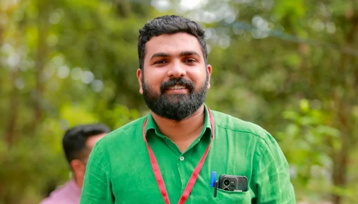 ഭരണം മാറിയാൽ എസ്എഫ്ഐക്കാരെ തല്ലാമെന്ന് ഒരു കെഎസ്‌യുകാരനും കരുതേണ്ട, തുടങ്ങി വയ്ക്കാനാണ് ഭാവമെങ്കിൽ അത്  അവസാനിപ്പിക്കാന്‍ തങ്ങൾക്ക് അറിയാം, കൂത്തുപറമ്പിലായാലും തിരുവനന്തപുരത്തായാലും നിലപാട് ഇത് തന്നെ, ഭീഷണി പ്രസംഗവുമായി പി എസ് സഞ്ജീവ്