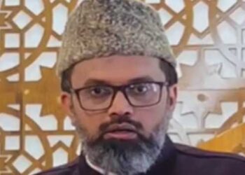 ഇസ്‌ലാമിലും ഖുർ ആനിലും ഒരുതരത്തിലുള്ള ലിംഗവിവേചനവുമില്ല,യാഥാസ്ഥിതിക- ലിബറൽ തീവ്രതകളെ തള്ളിക്കളയണം, അത് നേരേയാക്കിയെടുക്കാൻ കഴിയില്ല, വിശ്വാസികൾ ഇസ്‌ലാമിക ചരിത്രം തിരിച്ചറിയണം- കാന്തപുരത്തിനെതിരെ പാളയം ഇമാം