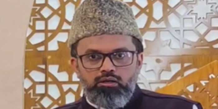 ഇസ്‌ലാമിലും ഖുർ ആനിലും ഒരുതരത്തിലുള്ള ലിംഗവിവേചനവുമില്ല,യാഥാസ്ഥിതിക- ലിബറൽ തീവ്രതകളെ തള്ളിക്കളയണം, അത് നേരേയാക്കിയെടുക്കാൻ കഴിയില്ല, വിശ്വാസികൾ ഇസ്‌ലാമിക ചരിത്രം തിരിച്ചറിയണം- കാന്തപുരത്തിനെതിരെ പാളയം ഇമാം