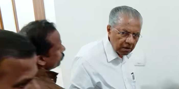 ‘പുറത്തു നിൽക്കടോ അങ്ങ്, നിങ്ങളെന്താ ബാത്ത്റൂമിലേക്ക് വരികയാ? ഇവിടെ വന്നത് മൂത്രമൊഴിക്കാനാണ്, അല്ലാതെ നിങ്ങളെ കാണാനല്ല കേട്ടോ’- മാധ്യമങ്ങളോട് പൊട്ടിത്തെറിച്ച് പിണറായി