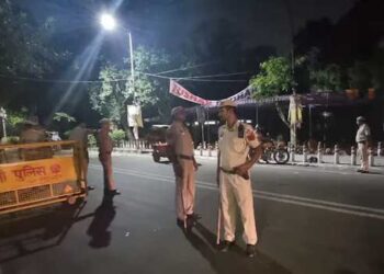 വീട്ടിൽ പച്ചക്കറി പാകം ചെയ്യുന്നില്ല, മക്കളുടെ മുന്നിലിട്ട് 31കാരിയെ ഭർത്താവ് വെടിവച്ച് കൊന്നു, കുട്ടികളുടെ കരച്ചിൽ കേട്ടെത്തിയ അയൽക്കാരോട് പറഞ്ഞത് ഭാര്യ സ്വയം വെടിവച്ച് മരിച്ചെന്ന്- തിരക്കഥ പൊളിച്ച് പോലീസ്