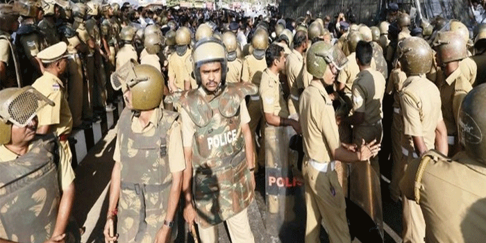 ചുമ്മാതെ കുറെപേർ കാക്കി കാവലിൽ; സുരക്ഷാഭീഷണിയില്ലാത്ത നേതാക്കളുടെ പോലീസ് സുരക്ഷയും വീടുകൾക്ക് മുന്നിലെ കാവലും പിൻവലിക്കാൻ നീക്കം; ഒരാഴ്ചയ്ക്കകം റിപ്പോർട്ട് നൽകാൻ നിർദേശം