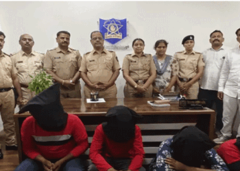 വാക്കേറ്റം, 31കാരിയായ ഗർഭിണിയെ മർദിച്ച് ബോധരഹിതയാക്കി; മരിച്ചെന്ന് കരുതി 275 കിലോമീറ്റർ സഞ്ചരിച്ച് പെട്രോളൊഴിച്ച് കത്തിച്ചു, രണ്ട് സ്ത്രീയടക്കം നാല് പേർ അറസ്റ്റിൽ