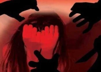 കൂട്ടുകാരനെ കാണാനിറങ്ങിയ 16 കാരിയെ സുഹൃത്ത് ഉൾപ്പെടെ നാലുപേർ ചേർന്ന് കൂട്ടബലാത്സം​ഗത്തിനിരയാക്കി, ക്രൂരമായി കുത്തിക്കൊലപ്പെടുത്തി വയലിൽ ഉപേക്ഷിച്ചു!! മൃതദേഹം കണ്ടെത്തിയത് ഒരു കൈ നഷ്ടപ്പെട്ട നിലയിൽ, മുഖം തിരിച്ചറിയാകാത്തവിധം നായ്ക്കൾ കടിച്ചുപറിച്ചു- മൂന്ന് കൗമാരക്കാർ ഉൾപ്പെടെ നാലുപേർ അറസ്റ്റിൽ