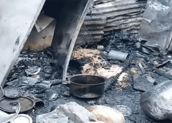വീടിനുള്ളിൽ റഫ്രിജറേറ്റർ പൊട്ടിത്തെറിച്ച് തീപിടിത്തം; ഒരു കുടുംബത്തിലെ നാലുപേർ മരിച്ചു, രണ്ടുപേർക്ക് ഗുരുതര പരിക്ക്