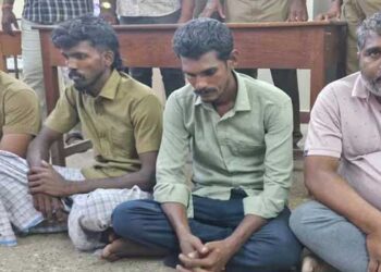 തുമ്പുണ്ടാക്കാൻ പരിശോധിച്ചത് 160 സിസിടിവികൾ, പ്രതികൾ ശ്രീവൈകുണ്ഠത്തിൽ ഉണ്ടെന്ന് അറിഞ്ഞ് പോലീസ് എത്തുമ്പോഴേക്കും അവിടെനിന്ന് കന്യാകുമാരിക്കു മുങ്ങി, 120 കിലോമീറ്ററോളം പിന്തുടർന്ന് വലയിലാക്കി… യുട്യൂബറിന്റെ വീട്ടിൽനിന്ന് 118 പവൻ സ്വർണവും പണവും മോഷ്ടിച്ച നാലം​ഗ സംഘം പിടിയിൽ, മോഷണം ആസൂത്രണം ചെയ്തത് വീഡിയോ കണ്ടെന്ന് പ്രതികൾ